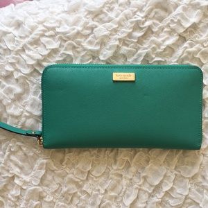 Kate Spade zip around wallet